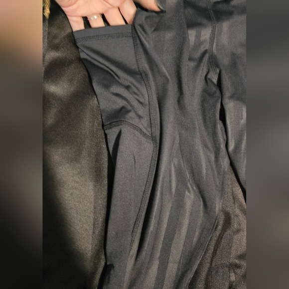 Blackcraft Cult Striped Yoga Leggings with Pockets - Picture 4 of 8